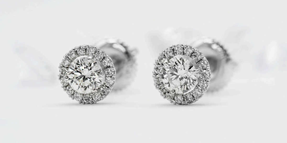 The Best Jewelry Gift for Her: Diamond Stud Earrings