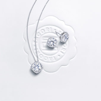 SHOP NECKLACES