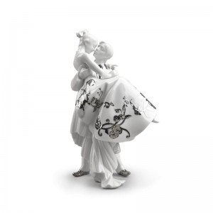1007055 The Happiest Day The Happiest Day Figurine