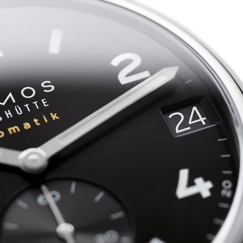nomos-781-club-sport-neomatik-42-date-black-sheiban-jewelers-4