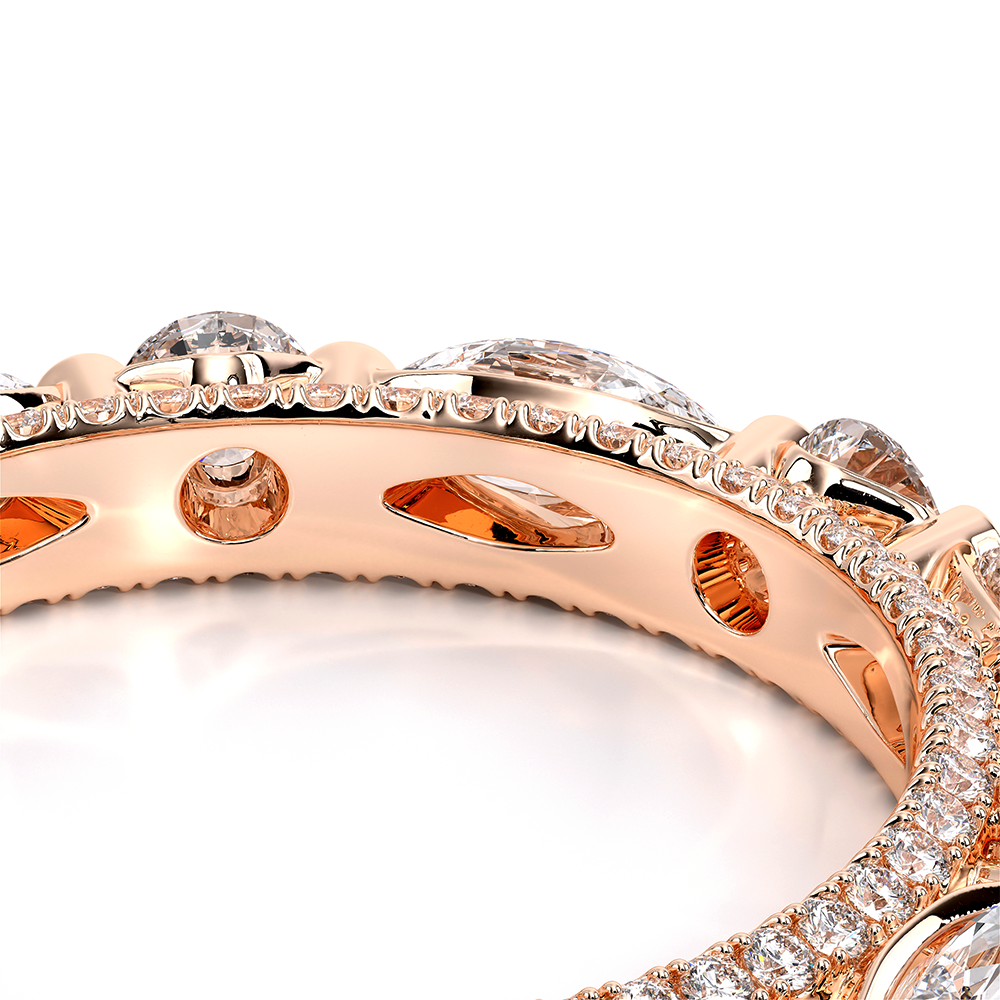 style-image-rose-2045-1686340474-1000-WED-2021-MQ-6x3-3Q-Rose-Pics_004.png