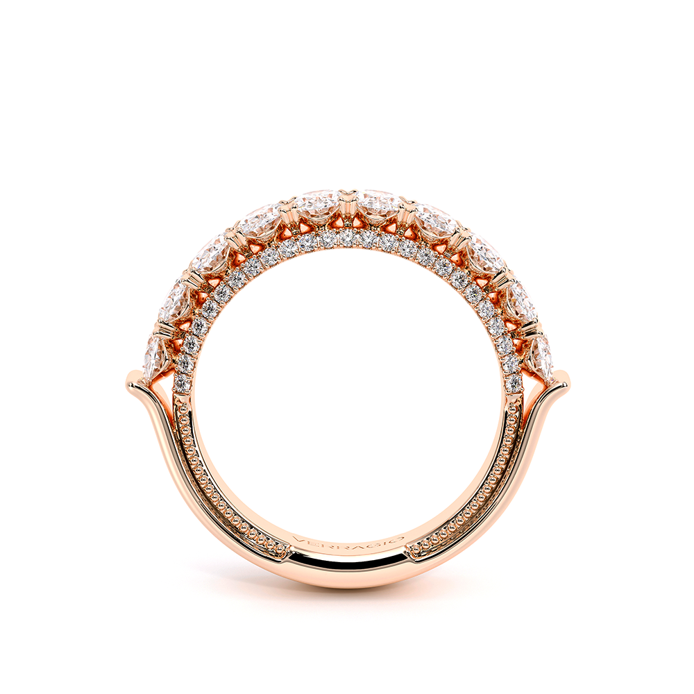 style-image-rose-2049-1686343071-1000-WED-2021-OV-4_5-HALF-WAY-Rose-Pics_02.png