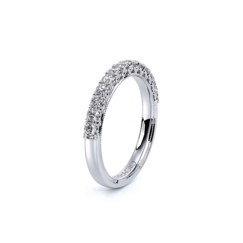 style-image-white-1837-1600973508-55-V-942_W-White-Pics_00001