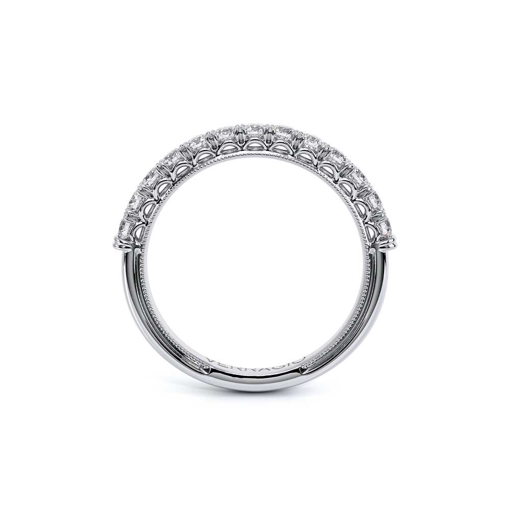style-image-white-1837-1600973511-55-V-942_W-White-Pics_00002