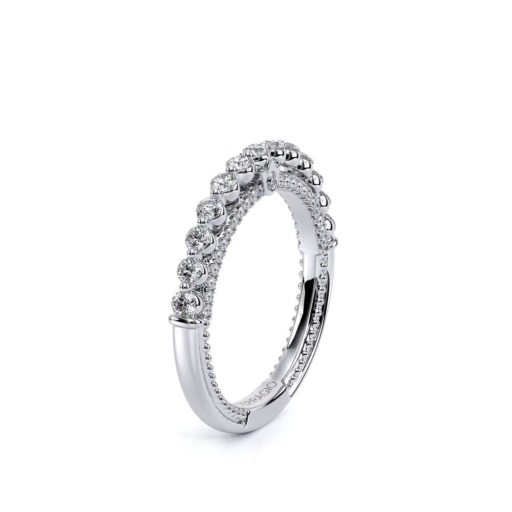 style-image-white-1954-1607622730-75-ENG-04_W-White-Pics_00001